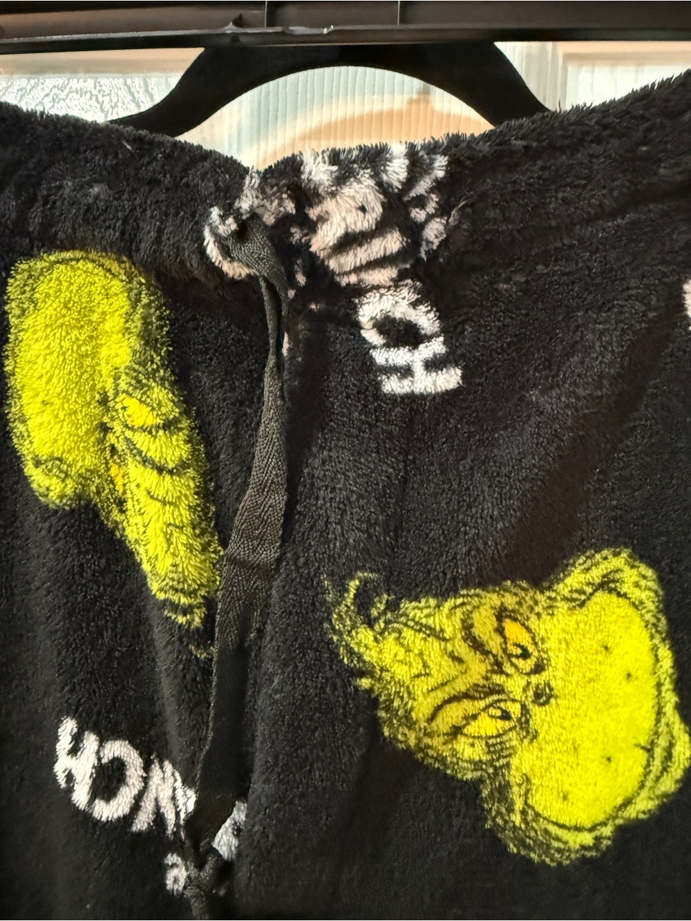 Dr. Seuss Black Tee with Neon Green Grinch Graphic xxl pajamas read description - Picture 3 of 6
